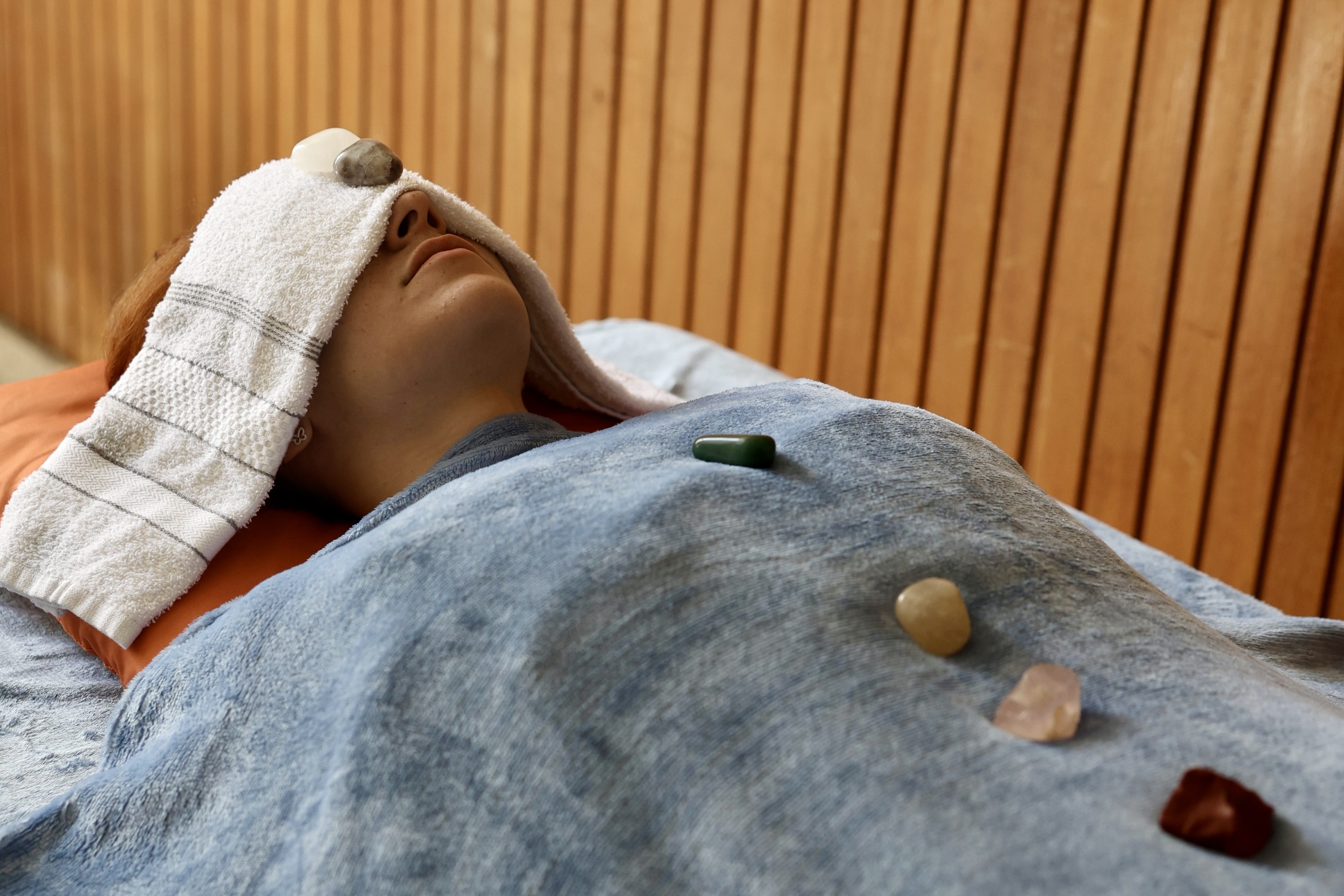 Reiki com Pedras Bioenergéticas e Alinhamento dos Chakras